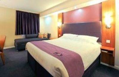 фото отеля Premier Inn Roath Cardiff