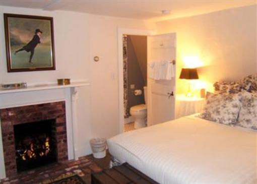 фото отеля Clarkeston Inn Newport