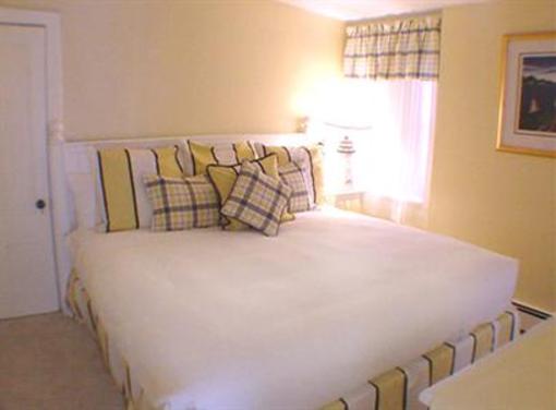 фото отеля Clarkeston Inn Newport