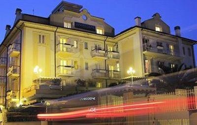 фото отеля Lunariccione Hotel