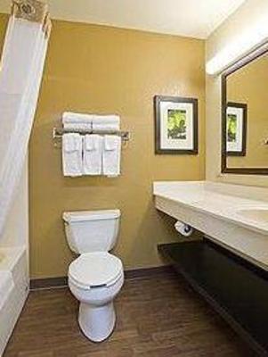 фото отеля Extended Stay America Chicago Woodfield Mall
