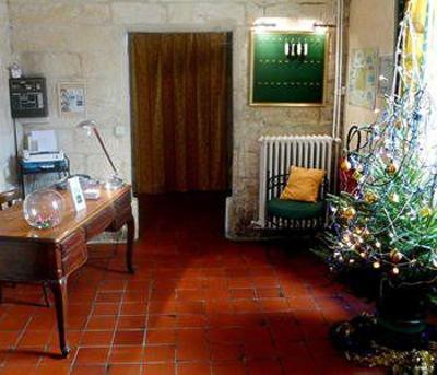 фото отеля Au Saint Roch Hotel Avignon