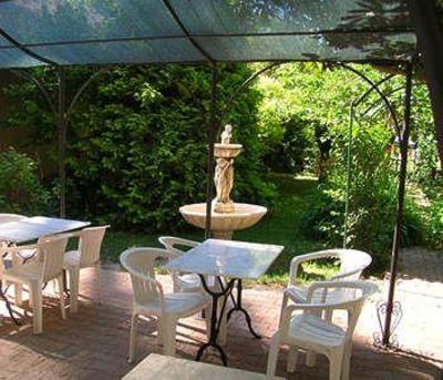 фото отеля Au Saint Roch Hotel Avignon