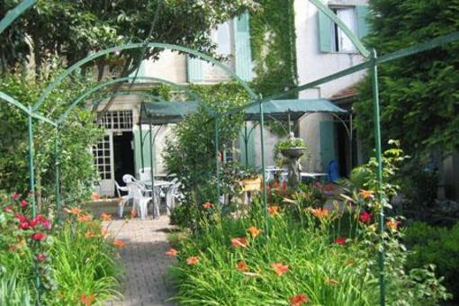 фото отеля Au Saint Roch Hotel Avignon