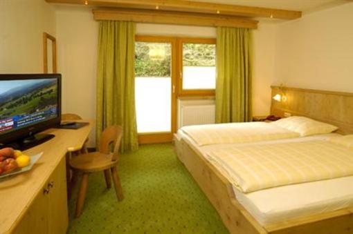 фото отеля Gasthof Hotel Tiroler Buam Saalbach-Hinterglemm