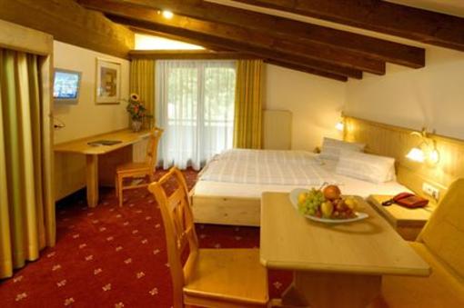 фото отеля Gasthof Hotel Tiroler Buam Saalbach-Hinterglemm