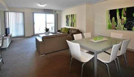 фото отеля Sandy Cove Apartments