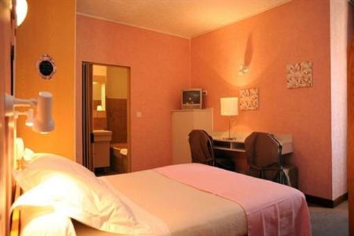 фото отеля Hotel Du Commerce Les Sables-d'Olonne