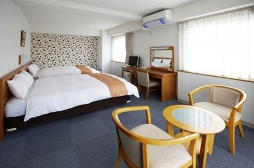 фото отеля Chisun Inn Osaka Hommachi