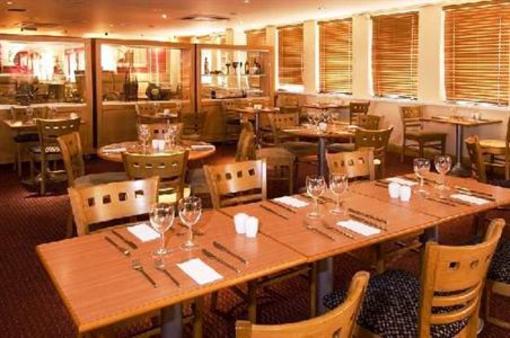 фото отеля Premier Inn City Centre Brighton & Hove