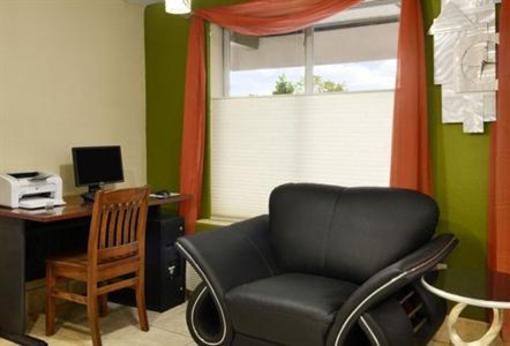 фото отеля Travelodge Seattle University
