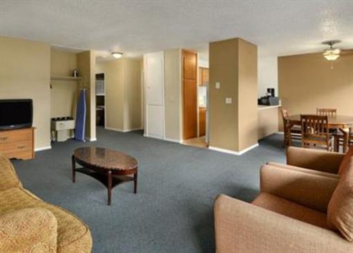 фото отеля Travelodge Seattle University