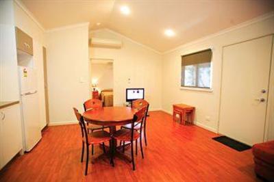 фото отеля Pilbara Holiday Park Hotel Karratha