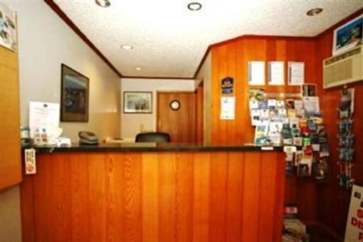 фото отеля Blue Whale Motor Inn & Apartments