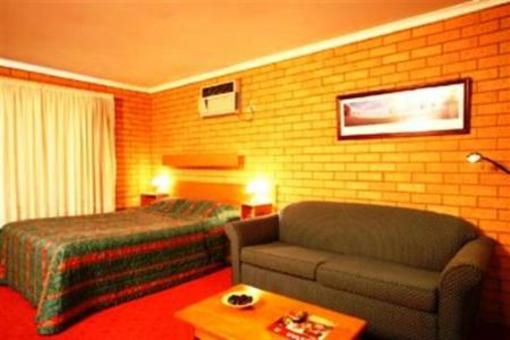 фото отеля Blue Whale Motor Inn & Apartments