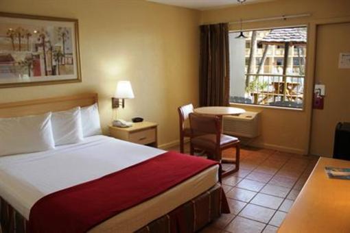 фото отеля Chateau Motel