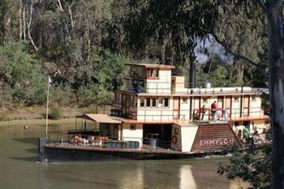 фото отеля A Shady River Holiday Park Moama