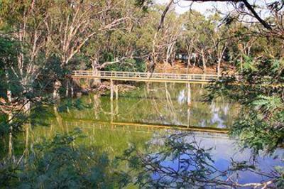 фото отеля A Shady River Holiday Park Moama