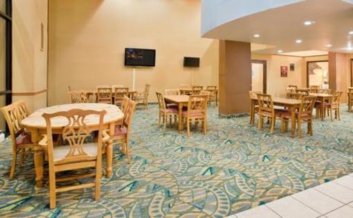 фото отеля Holiday Inn Express Hotel & Suites Branson