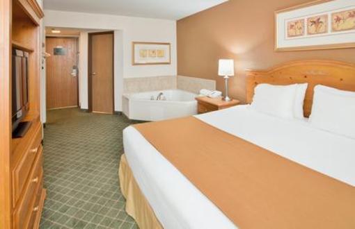 фото отеля Holiday Inn Express Hotel & Suites Branson