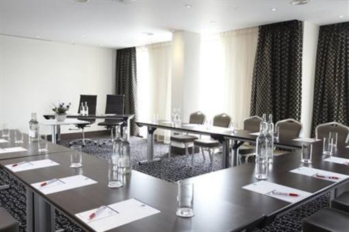 фото отеля Park Grand London Heathrow Gateway