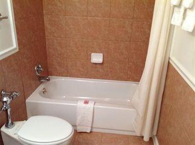 фото отеля Colonial Inn & Suites Memphis