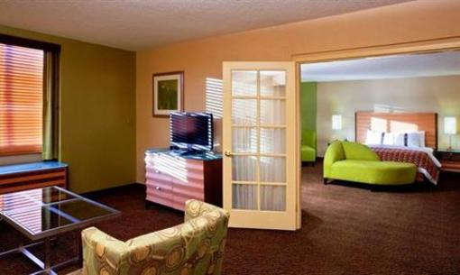 фото отеля Holiday Inn Express Hotel & Suites International Airport San Jose (California)