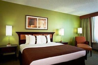 фото отеля Holiday Inn Express Hotel & Suites International Airport San Jose (California)