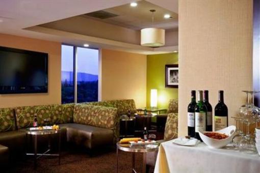 фото отеля Holiday Inn Express Hotel & Suites International Airport San Jose (California)