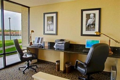 фото отеля BEST WESTERN Bay Harbor Hotel