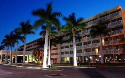 фото отеля BEST WESTERN Bay Harbor Hotel