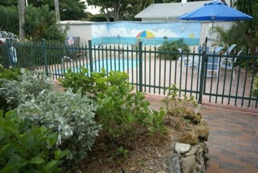 фото отеля Sandpiper Inn Longboat Key