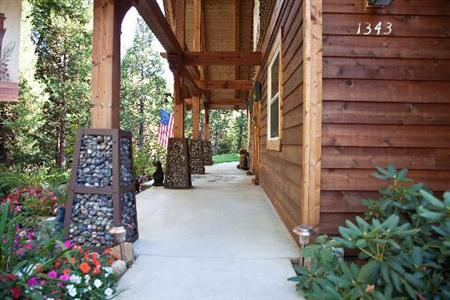 фото отеля Arnold Black Bear Inn