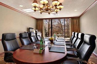 фото отеля Hilton Westchester - Rye Brook