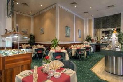 фото отеля Al Diar Dana Hotel