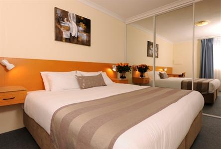 фото отеля Assured Waterside Apartments Perth