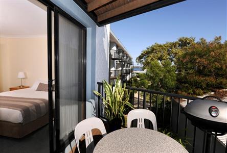 фото отеля Assured Waterside Apartments Perth