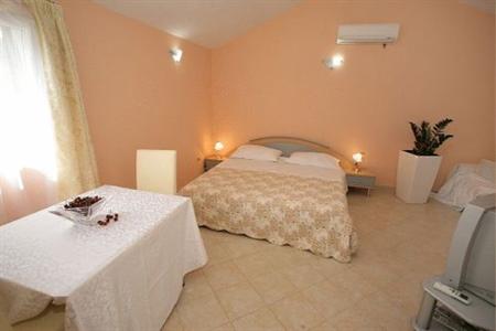 фото отеля Villa Rustica Dalmatia Apartment Seget Vranjica