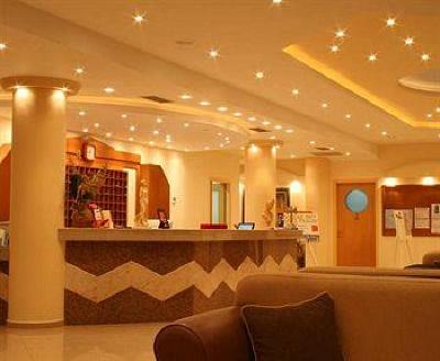фото отеля Lavris Hotel & Bungalows
