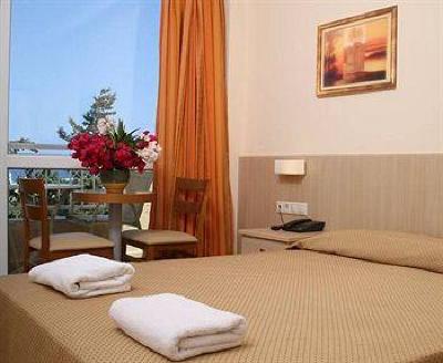 фото отеля Lavris Hotel & Bungalows