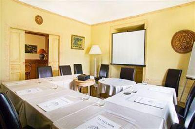 фото отеля Hotel et Caves Des Paulands Aloxe-Corton
