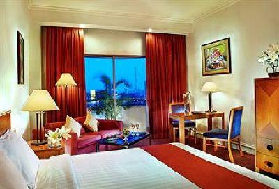 фото отеля Surabaya Plaza Hotel