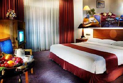 фото отеля Surabaya Plaza Hotel