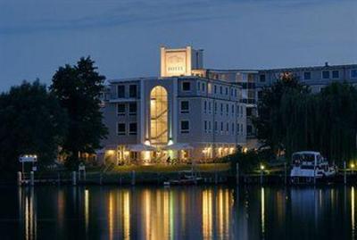фото отеля BEST WESTERN Michels Hotel Am Schloss Koepenick