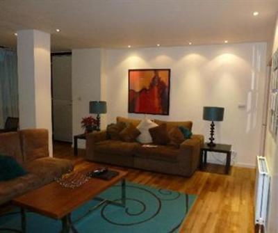 фото отеля Princes Street Suites at 16 Waterloo Place