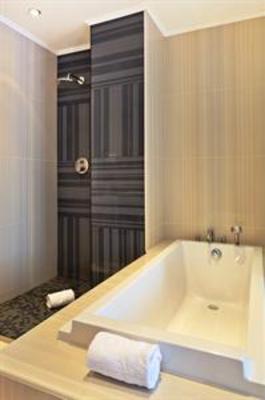 фото отеля L'Hotel Massena