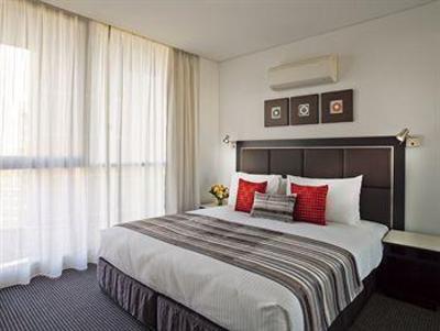 фото отеля Meriton Serviced Apartments-Campbell Street