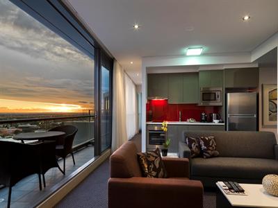 фото отеля Meriton Serviced Apartments-Campbell Street