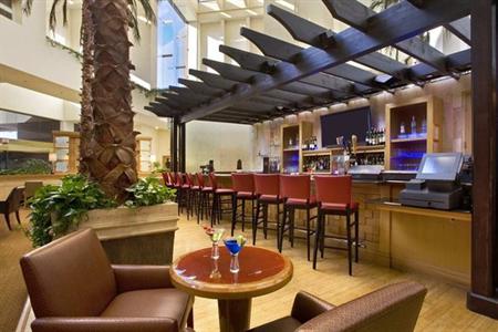 фото отеля Hilton Orange County / Costa Mesa