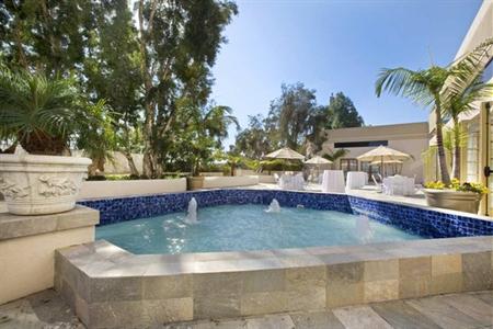 фото отеля Hilton Orange County / Costa Mesa
